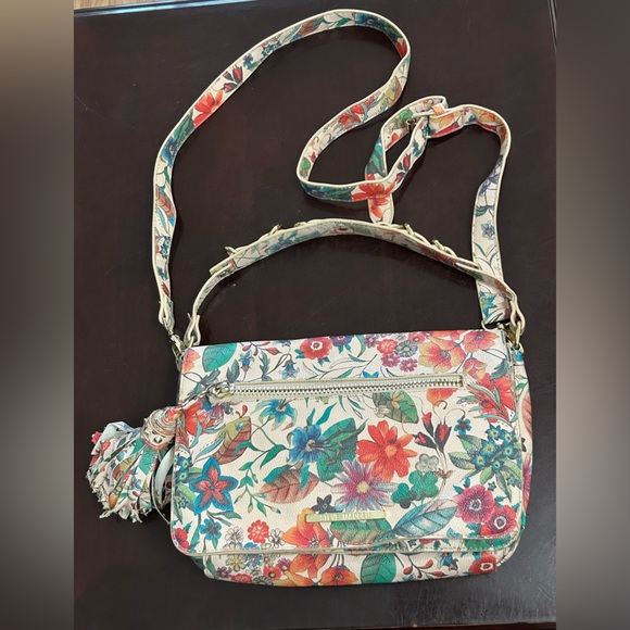 Steve Madden Handbags - Steve Madden Floral Crossbody Bag Preowned